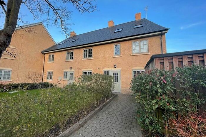 2 Bedroom Flat To Rent In High Street, Trumpington, Cambridge, CB2