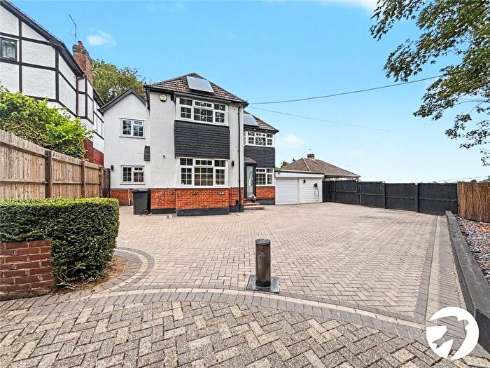 4 Bedroom Detached House For Sale In Robin Hood Lane, Walderslade, Kent, ME5