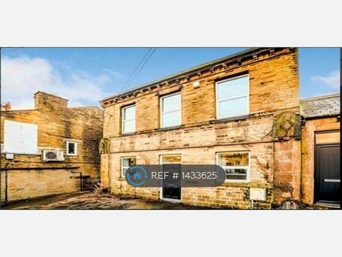 2 Bedroom Flat To Rent In Tuel Lane, Sowerby Bridge, HX6