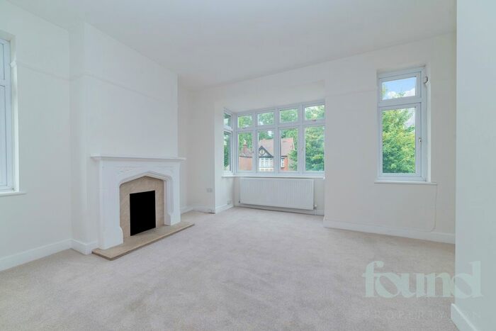 2 Bedroom Flat To Rent In Sinclair Rd, Chingford, E4