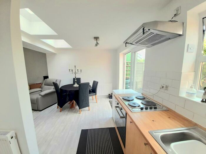 3 Bedroom Cottage To Rent In Station Road, Cheddington, LU7