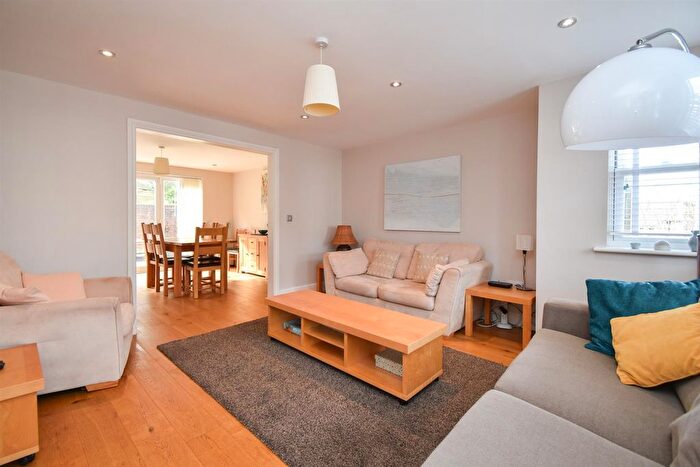 3 Bedroom Semi-Detached House To Rent In Castledown Avenue, Hastings, TN34