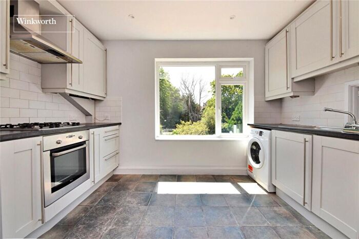 2 Bedroom Apartment For Sale In Devonshire Avenue, Sutton, SM2