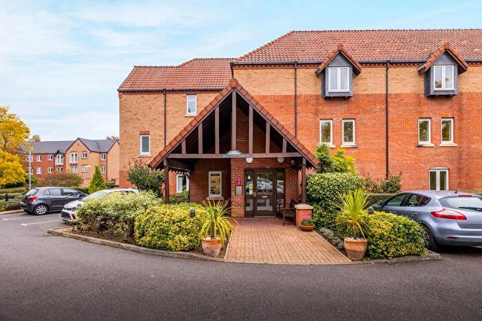 2 Bedroom Apartment For Sale In Pool Close, Spalding, Lincolnshire, PE11