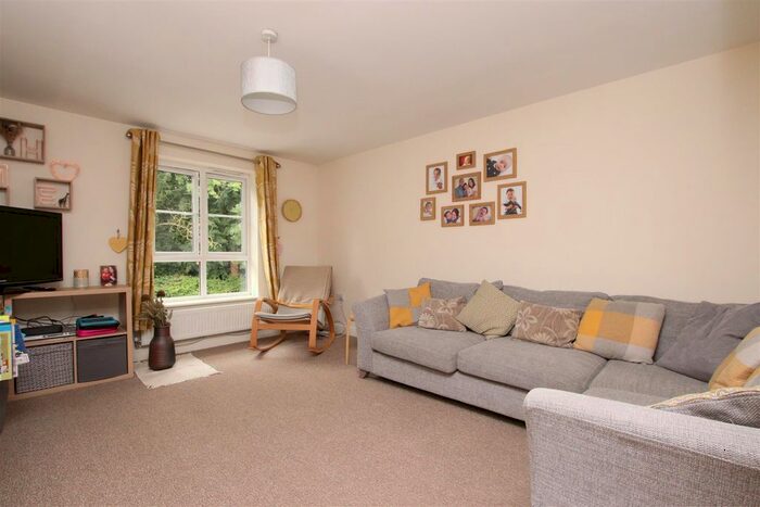3 Bedroom Town House For Sale In Blakeslee Drive, The Rydons, Exeter, EX2