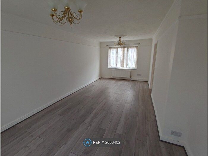 3 Bedroom Terraced House To Rent In Ayres Close, London, E13