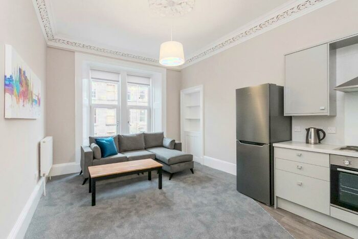 3 Bedroom Flat To Rent In Montague Street, Newington, Edinburgh, EH8
