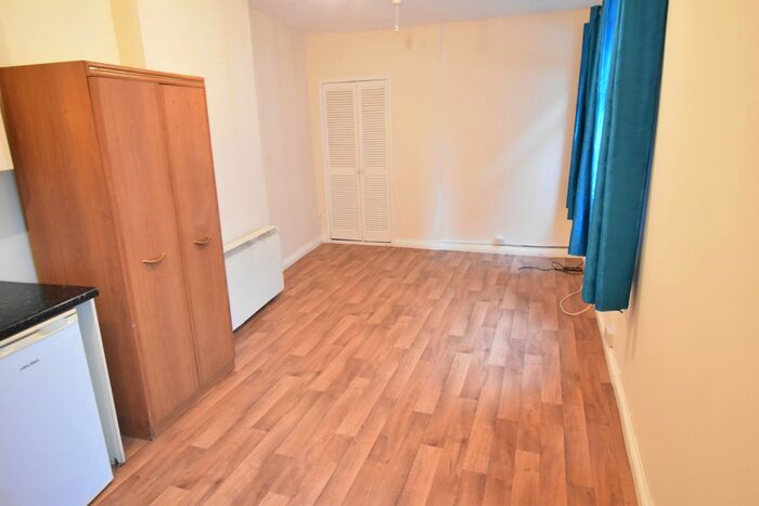 Studio To Rent In Grenville Road, St Judes, Plymouth, PL4