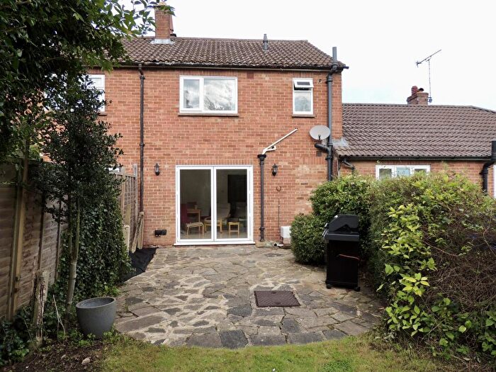 2 Bedroom Semi-Detached House To Rent In Amersham, Buckinghamshire, HP6