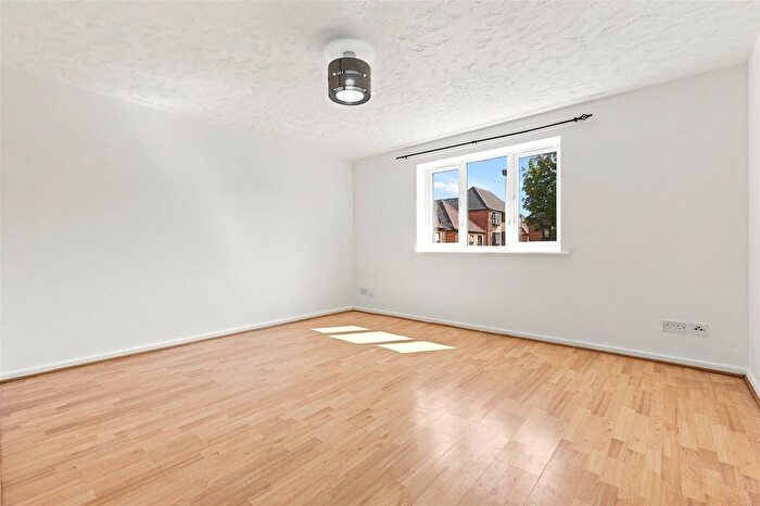 1 Bedroom Flat To Rent In Evelyn Denington Road, London, E6