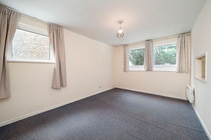 1 Bedroom Flat To Rent In St. Stephens Terrace, London, SW8