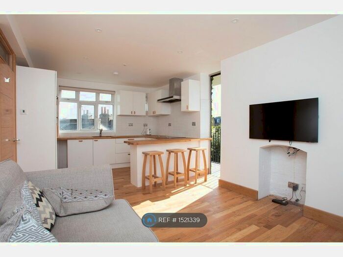 2 Bedroom Flat To Rent In Chatsworth Court, London, E5