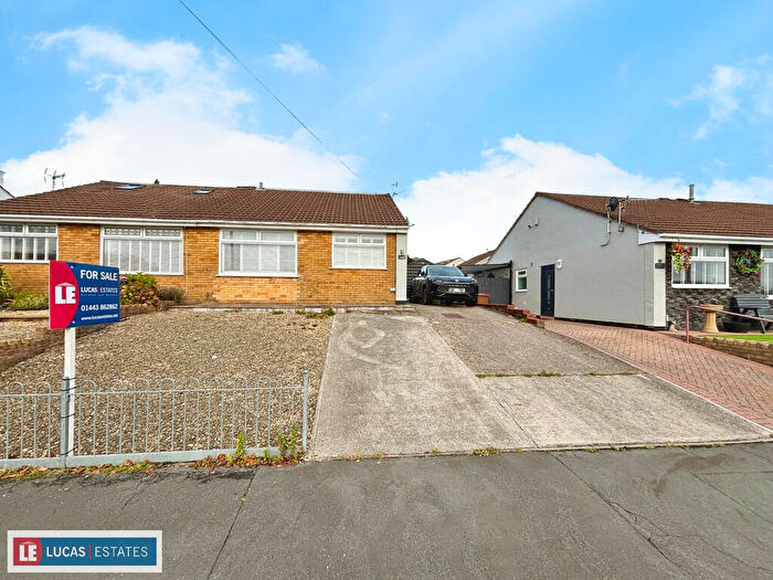 3 Bedroom Semi-Detached Bungalow For Sale In Gelliron, Penpedairheol, Hengoed, CF82
