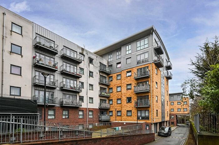 2 Bedroom Flat For Sale In Thomas Fyre Drive, Bow, London, E3