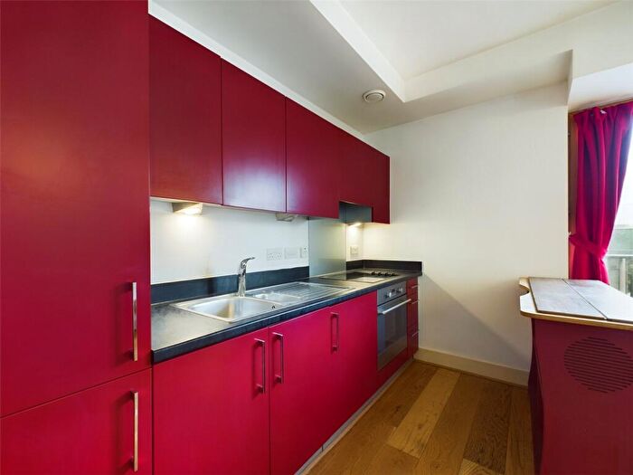 Apartment To Rent In Pullman Haul, New England Road, BN1