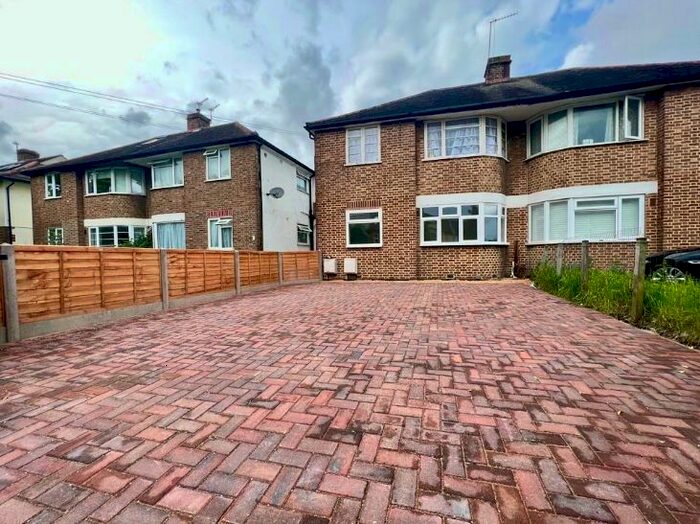 2 Bedroom Maisonette To Rent In Liberty Avenue, London, SW19