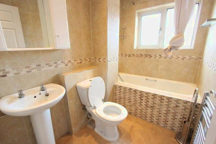 1 Bedroom Flat To Rent In Teresa Gardens, Waltham Cross, EN8
