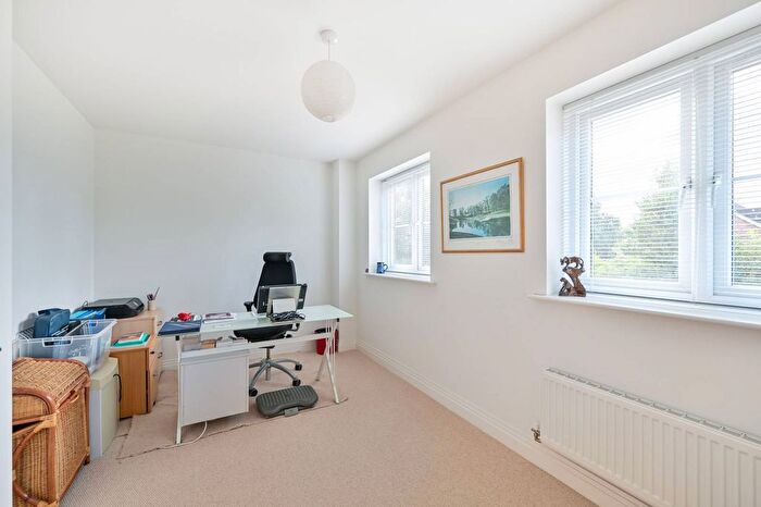 3 Bedroom Terraced House For Sale In Meyers Close, Slough, SL3