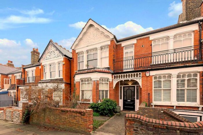 2 Bedroom Flat To Rent In Donovan Avenue, London, N10