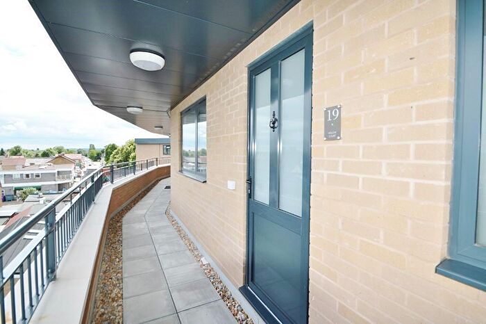 1 Bedroom Apartment To Rent In Willow Court, Meadfield Road, Langley, SL3