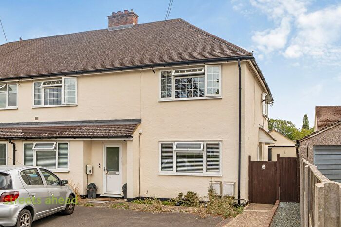 2 Bedroom Flat For Sale In Gresham Avenue, Warlingham, Surrey, CR6