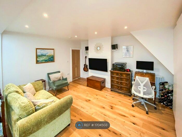 2 Bedroom Maisonette To Rent In Woodbury Street, London, SW17