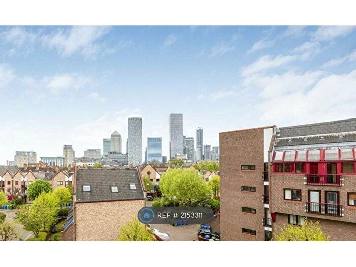 3 Bedroom Flat To Rent In Bywater Place, London, SE16