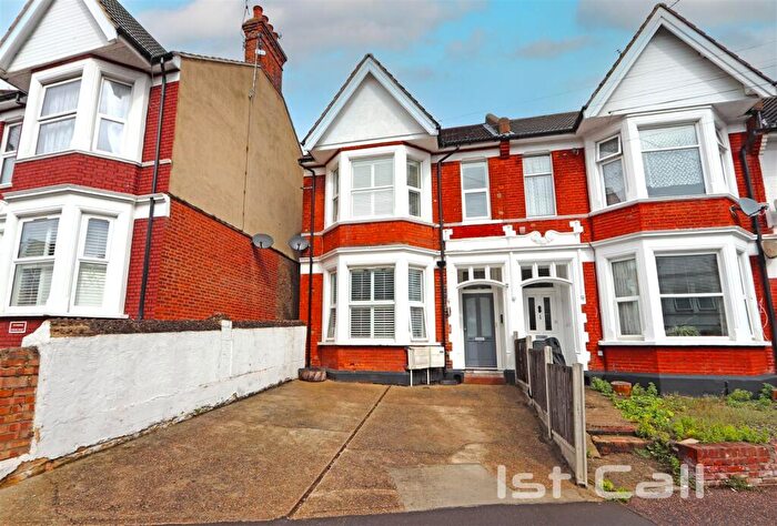 2 Bedroom Flat For Sale In Heygate Avenue, Southend-On-Sea, SS1