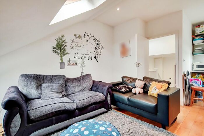1 Bedroom Flat To Rent In St Julians Farm Road, West Norwood, SE27