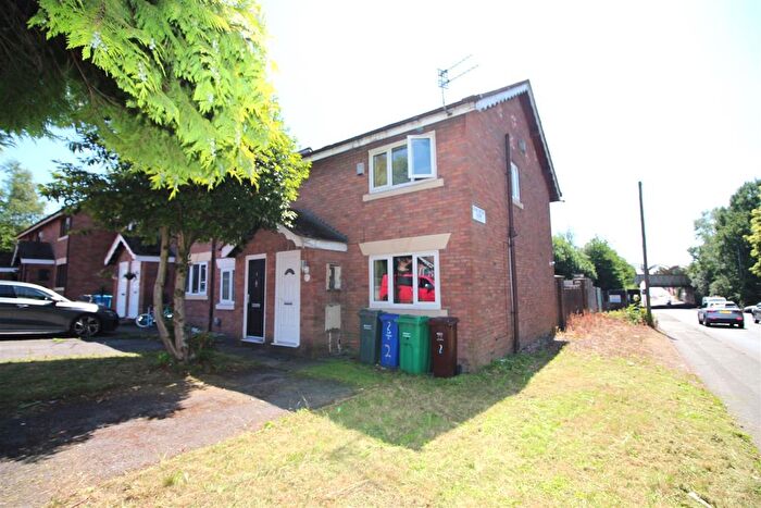 3 Bedroom Semi-Detached House To Rent In Dean Brook Close, Manchester, M40