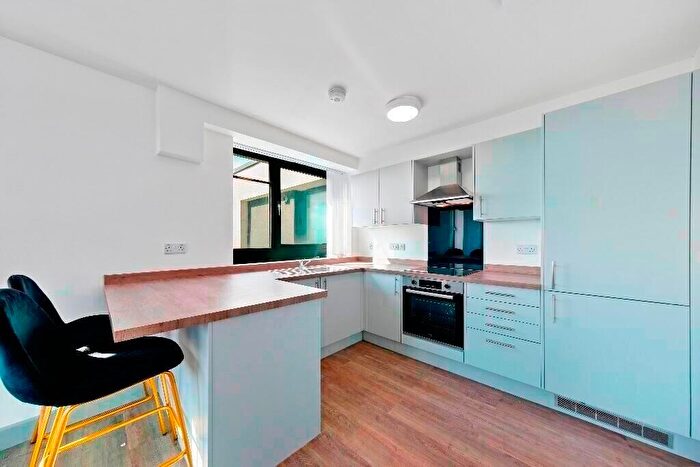 1 Bedroom Apartment To Rent In Willow House, L21
