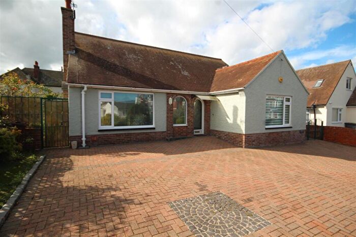 2 Bedroom Detached Bungalow For Sale In Green Road, Rhos On Sea, Colwyn Bay, LL28