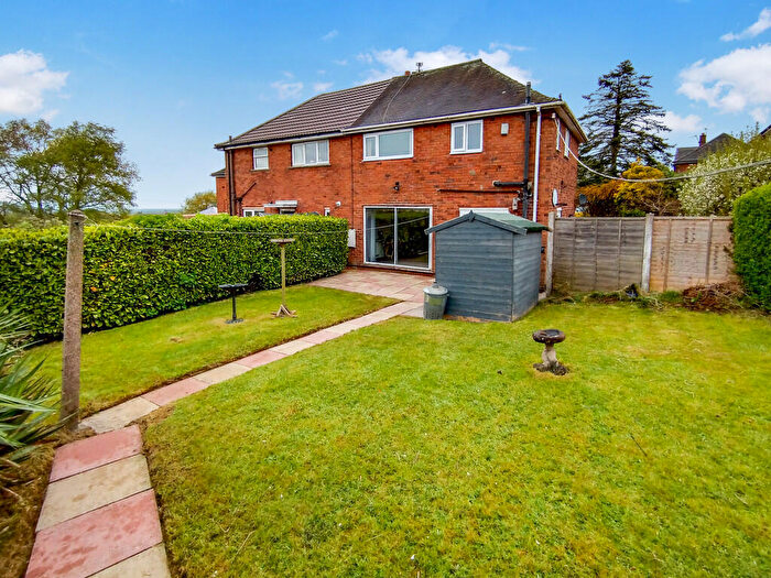 3 Bedroom Semi-Detached House For Sale In Mary Hill Close, Kidsgrove, Stoke-on-Trent, ST7