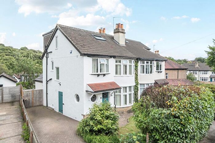 4 Bedroom Semi Detached House For Sale In Gledhow Park Crescent, Chapel Allerton, Leeds, LS7