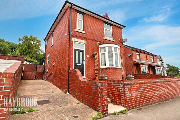 3 Bedroom Detached House For Sale In Hemingfield Road, Wombwell, S73