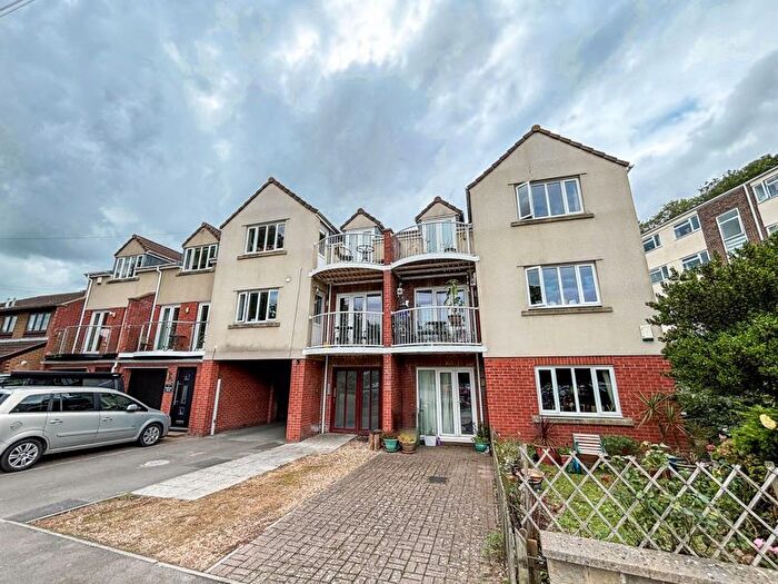 2 Bedroom Flat To Rent In Salthouse Road, Clevedon, BS21