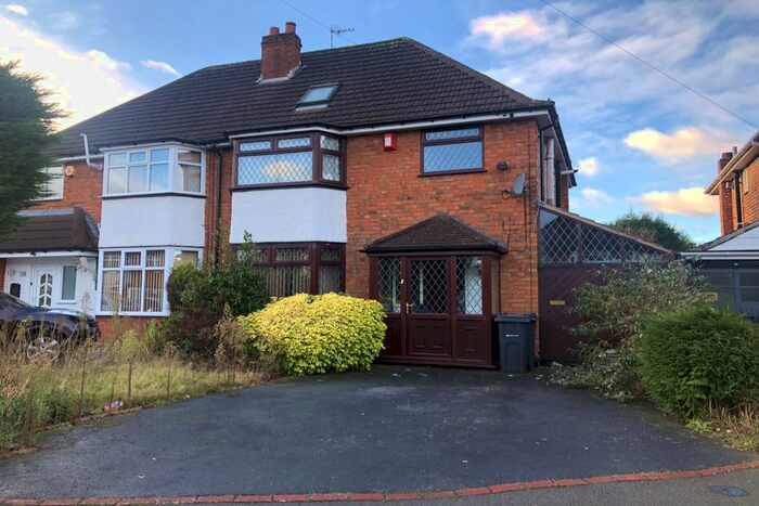 3 Bedroom Semi-Detached House To Rent In Twycross Grove, Hodge Hill, Birmingham, B36