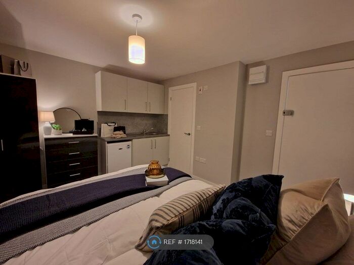 Studio To Rent In Christianfields Avenue, Gravesend, DA12