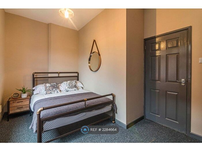 2 Bedroom Flat To Rent In Ebury Road, Nottingham, NG5