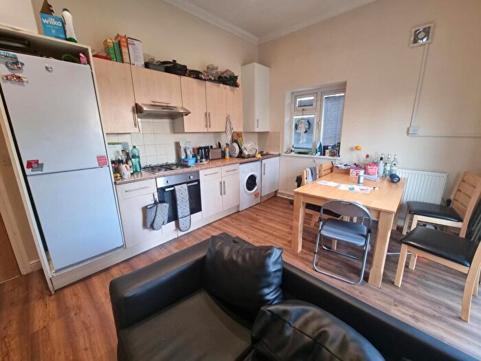 4 Bedroom Flat To Rent In Richmond Road, Roath, Cardiff, CF24