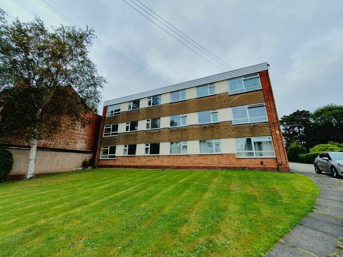2 Bedroom Flat To Rent In Court Oak Road, Birmingham, B17