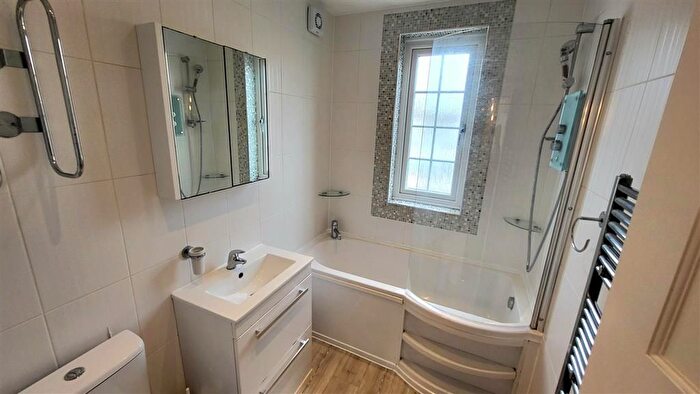 4 Bedroom Property To Rent In Tysoe Avenue, Enfield, EN3
