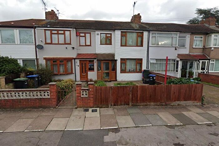 4 Bedroom Terraced House To Rent In Clydesdale, Enfield, EN3