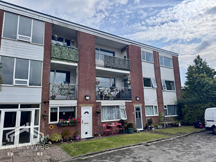 2 Bedroom Flat For Sale In Bridge Court, Saltcotes Road, Lytham St. Annes, Lancashire, FY8