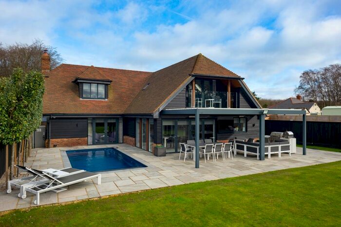 6 Bedroom Detached House For Sale In Woodland View, Buck Street, Challock, TN25