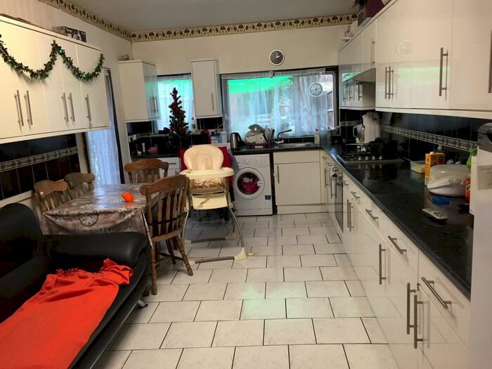 1 Bedroom Flat To Rent In Herga Road, Harrow And Wealdstone HA3