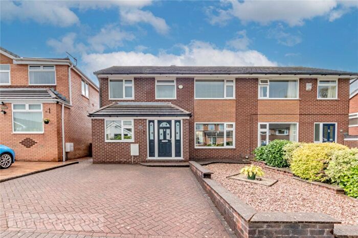 4 Bedroom Semi-Detached House For Sale In Alphin Close, Mossley, OL5