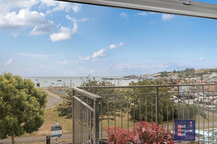 2 Bedroom Apartment For Sale In Mowlem Court, BH19