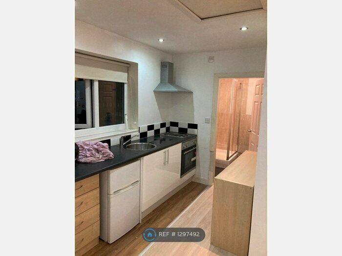 Studio To Rent In Claremont Road, Salford M6