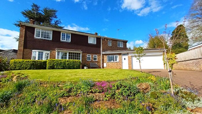 5 Bedroom Detached House For Sale In Barley Close, Sibford Gower, OX15